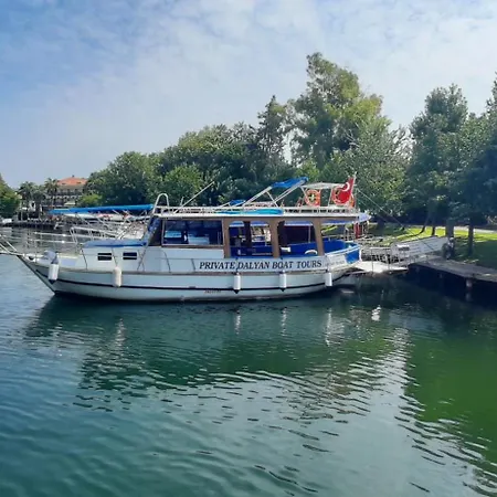 船上ホテル Dalyan Boat Tours *